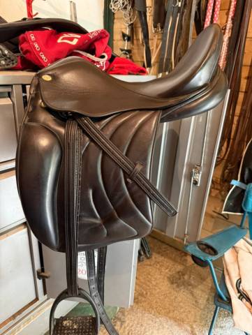 Sella da dressage Eric Thomas  17" - 2020