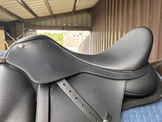 Sella da dressage Wintec  17.5" - 2025