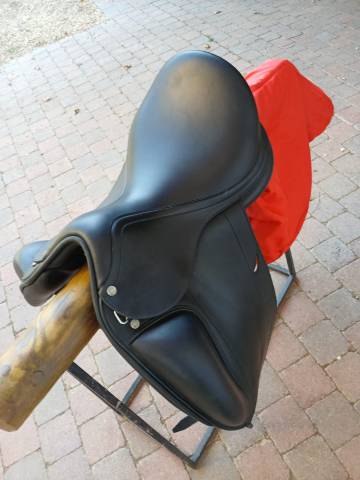 Sella da dressage Equipe  16.5" - 2023