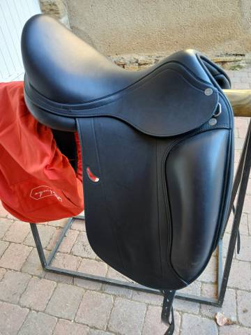 Sella da dressage Equipe  16.5" - 2023