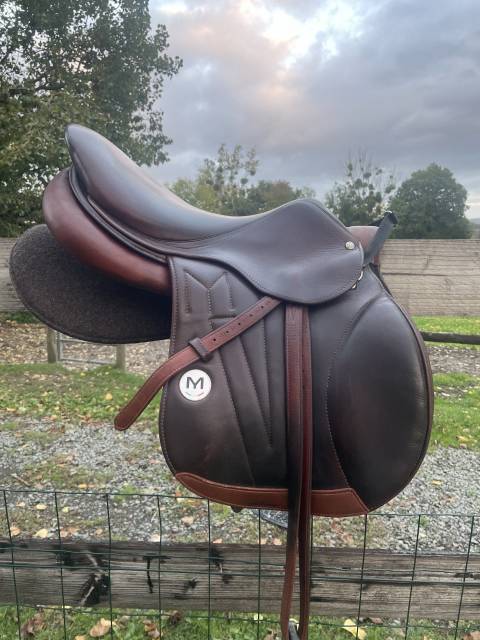 Sella da salto ostacoli Meyer  17" - 2018