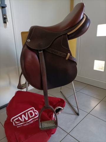 Sella da salto ostacoli CWD  17" - 2023