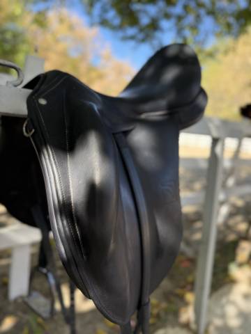 Sella da dressage Childeric  17.5" - 2021