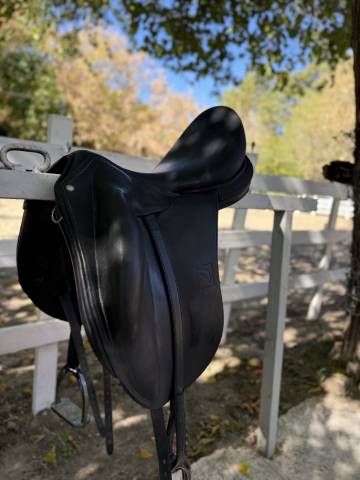 Sella da dressage Childeric  17.5" - 2021
