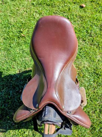 Sella da salto ostacoli Bates  17.5" - 2018