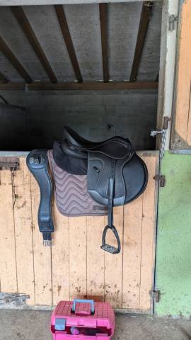 Sella mista Ikonic Comfort light mixte 17" - 2025