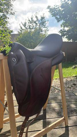 Sella da dressage Devoucoux  18" - 2021