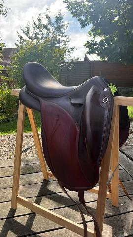 Sella da dressage Devoucoux  18" - 2021