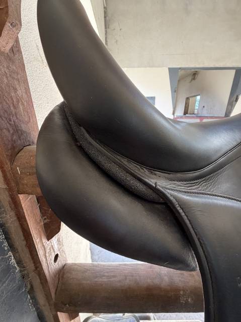 Sella da dressage Devoucoux  17.5" - 2024