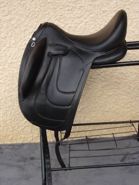 Sella da dressage Devoucoux  17.5" - 2024