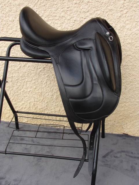 Sella da dressage Devoucoux  17.5" - 2024