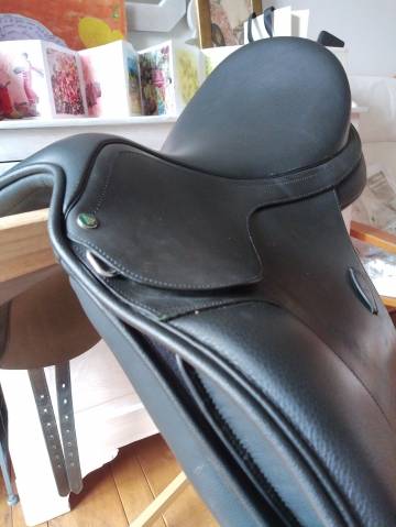 Sella da dressage Arena Dressage 17.5" - 2023