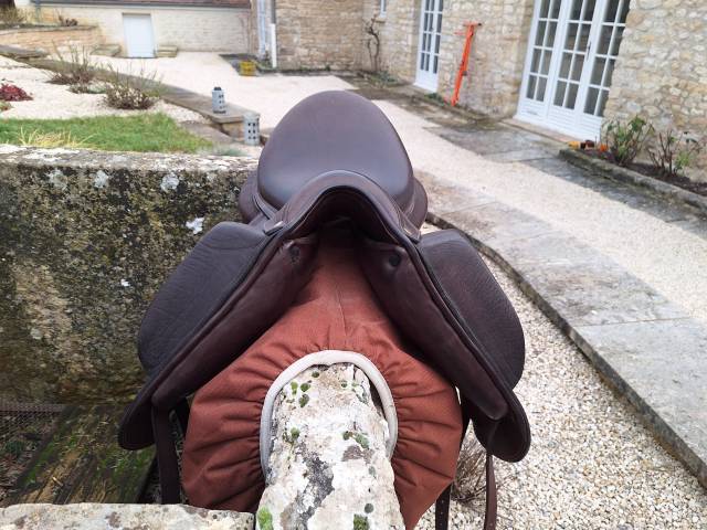 Sella da dressage Aulion  18" - 2023