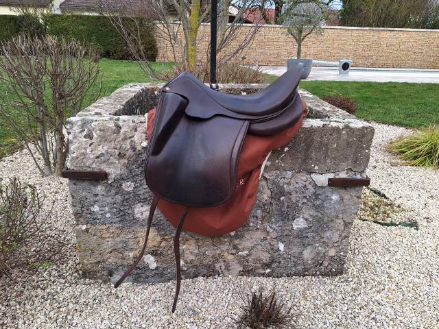 Sella da dressage Aulion  18" - 2023