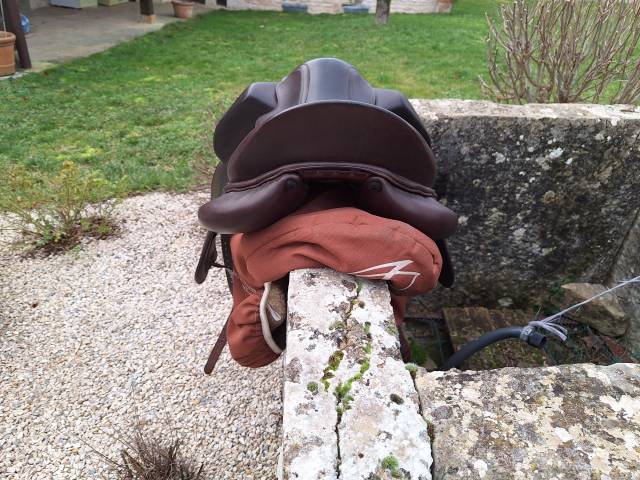 Sella da dressage Aulion  18" - 2023