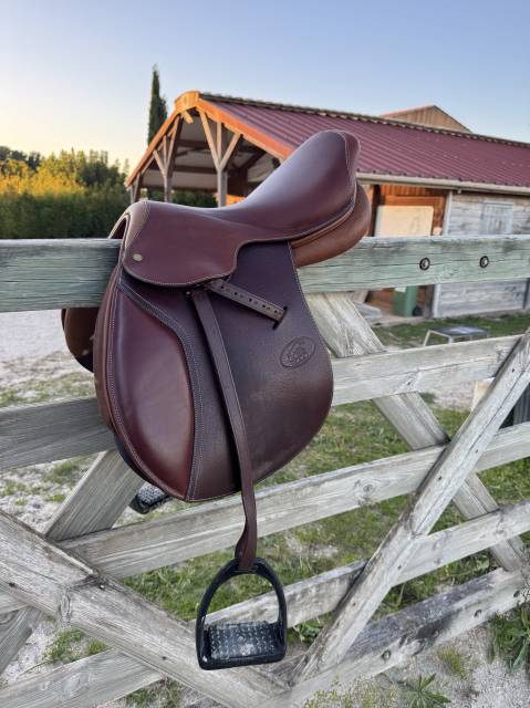 Sella da salto ostacoli Hervé Godignon  17" - 2015