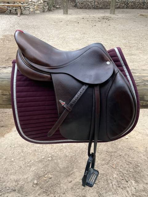 Sella da salto ostacoli Equipe  16.5" - 2023