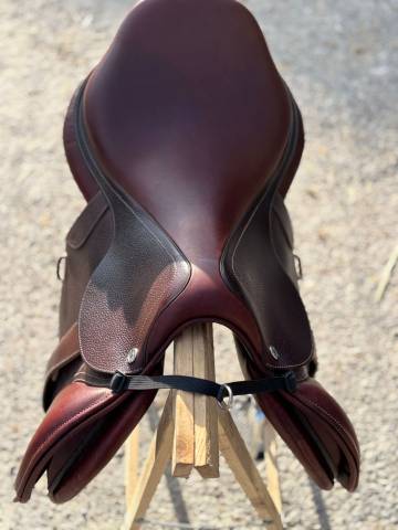 Sella da salto ostacoli CWD  18" - 2024