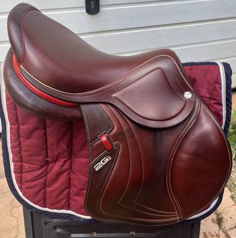 Sella da salto ostacoli CWD  17" - 2020