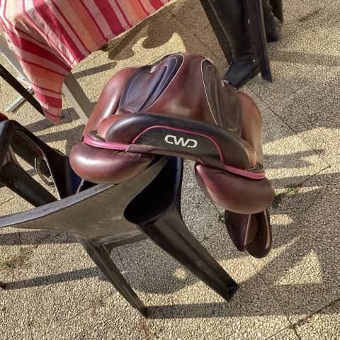 Sella da salto ostacoli CWD  17.5" - 2023