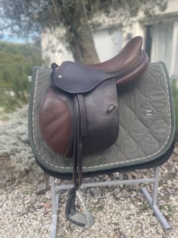 Sella da salto ostacoli CWD  16" - 2006