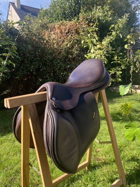 Sella da salto ostacoli Equipe  17" - 2023