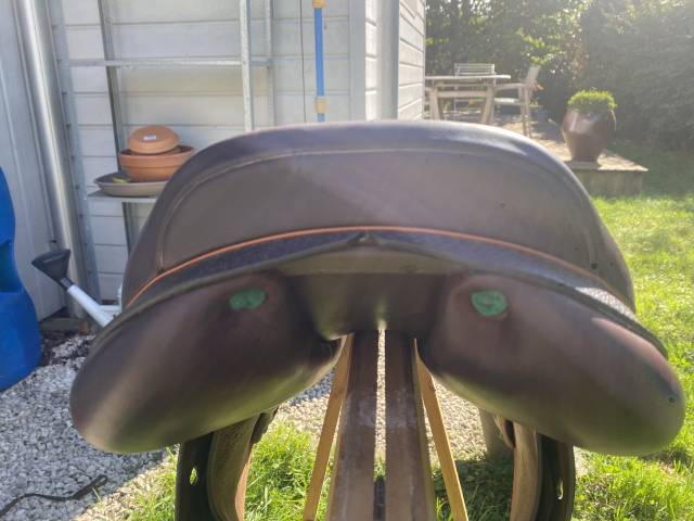 Sella da salto ostacoli Equipe  17" - 2023