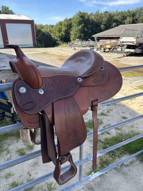 Sella western   16" - 2024