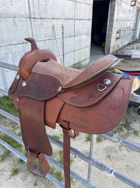 Sella western   16" - 2024