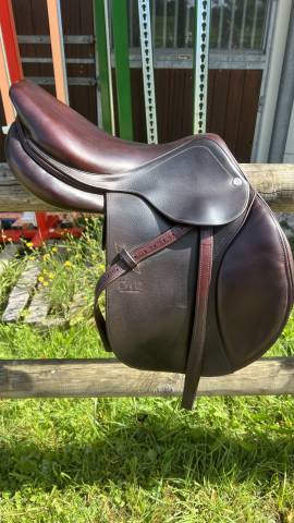 Sella da salto ostacoli CWD  17" - 2016