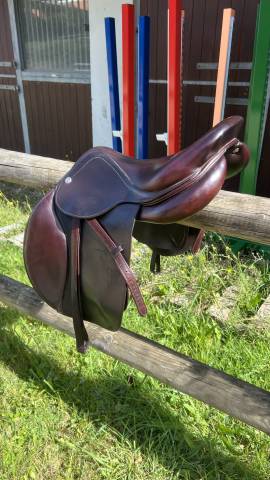 Sella da salto ostacoli CWD  17" - 2016