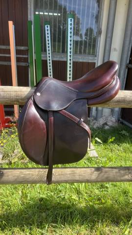 Sella da salto ostacoli CWD  17" - 2016