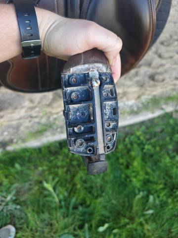 Sella da salto ostacoli Equipe  17.5" - 2019