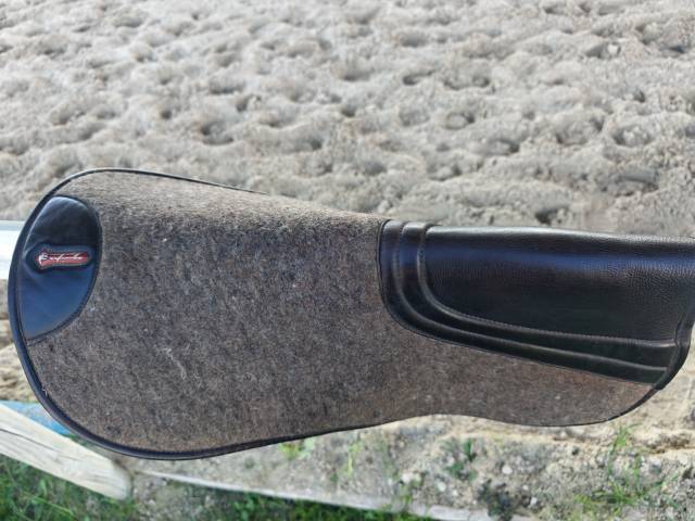 Sella da salto ostacoli Equipe  17.5" - 2019