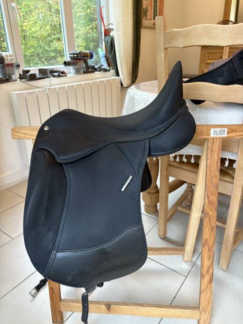 Sella da dressage Wintec  17" - 2020
