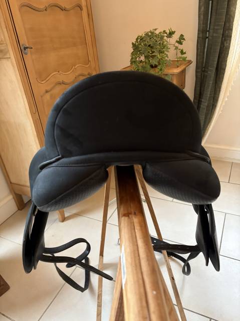 Sella da dressage Wintec  17" - 2020