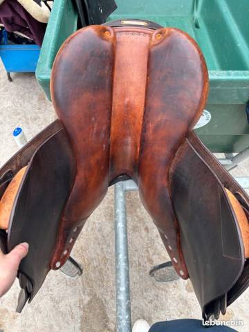 Sella da salto ostacoli Delgrange  17.5" - 2014