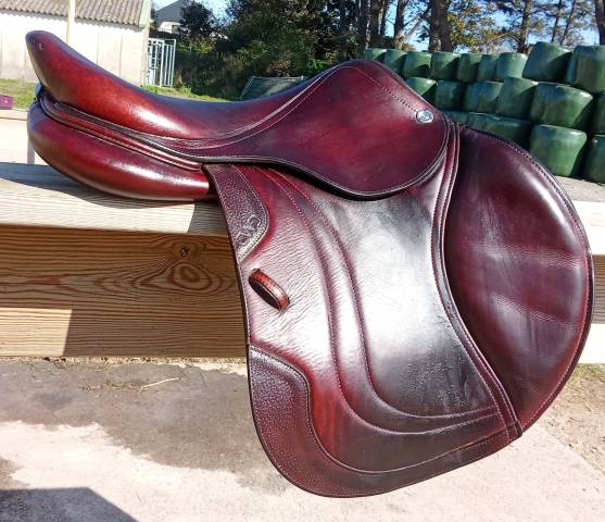 Sella da salto ostacoli CWD  16.5" - 2021