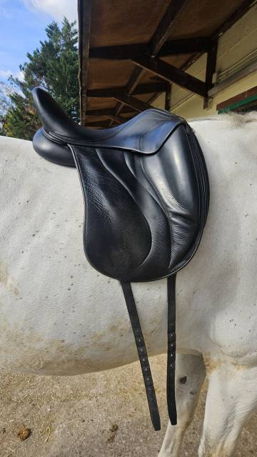 Sella da dressage Antarès  17" - 2012