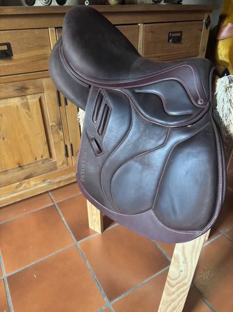 Sella da salto ostacoli Devoucoux  17" - 2021