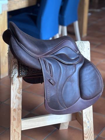 Sella da salto ostacoli Devoucoux  17" - 2021