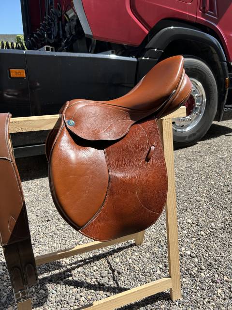 Sella da salto ostacoli  Philippe fontaine 17.5" - 2015