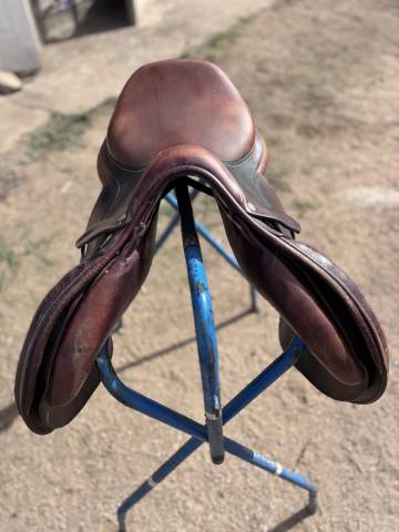 Sella da salto ostacoli Antar&egrave;s  17.5" - 2014