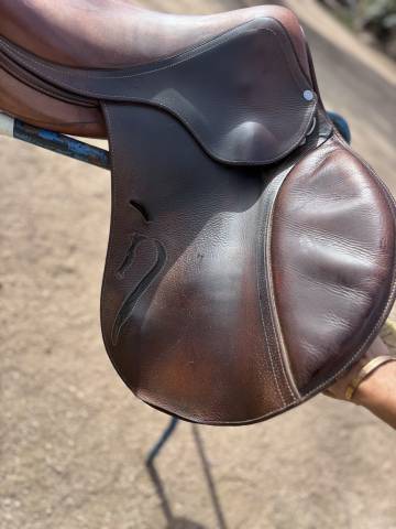 Sella da salto ostacoli Antar&egrave;s  17.5" - 2014