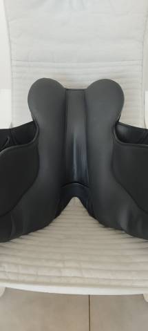 Sella da dressage Thorowgood   17.5" - 2024