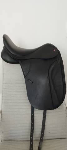 Sella da dressage Thorowgood   17.5" - 2024
