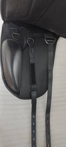 Sella da dressage Thorowgood   17.5" - 2024