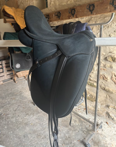 Sella da dressage Wintec  17.5" - 2021