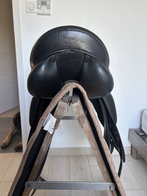 Sella da dressage Prestige Italia  17" - 2015