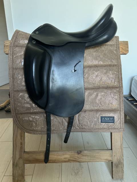 Sella da dressage Prestige Italia  17" - 2015
